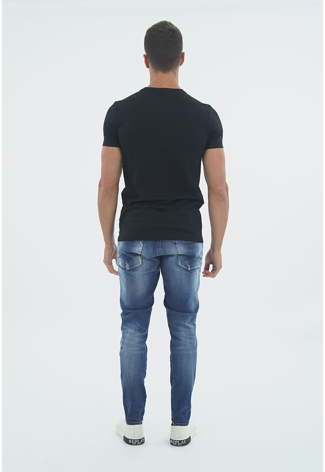 טי-שירט לגברים בצבע שחור עם לוגו מודפס