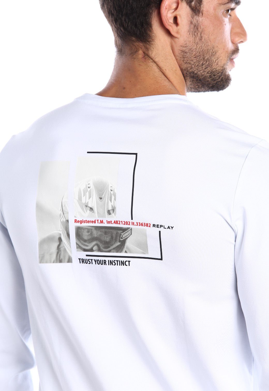 טי שירט לייקרה ארוכה עם הדפס גדול בגב WHITE / L