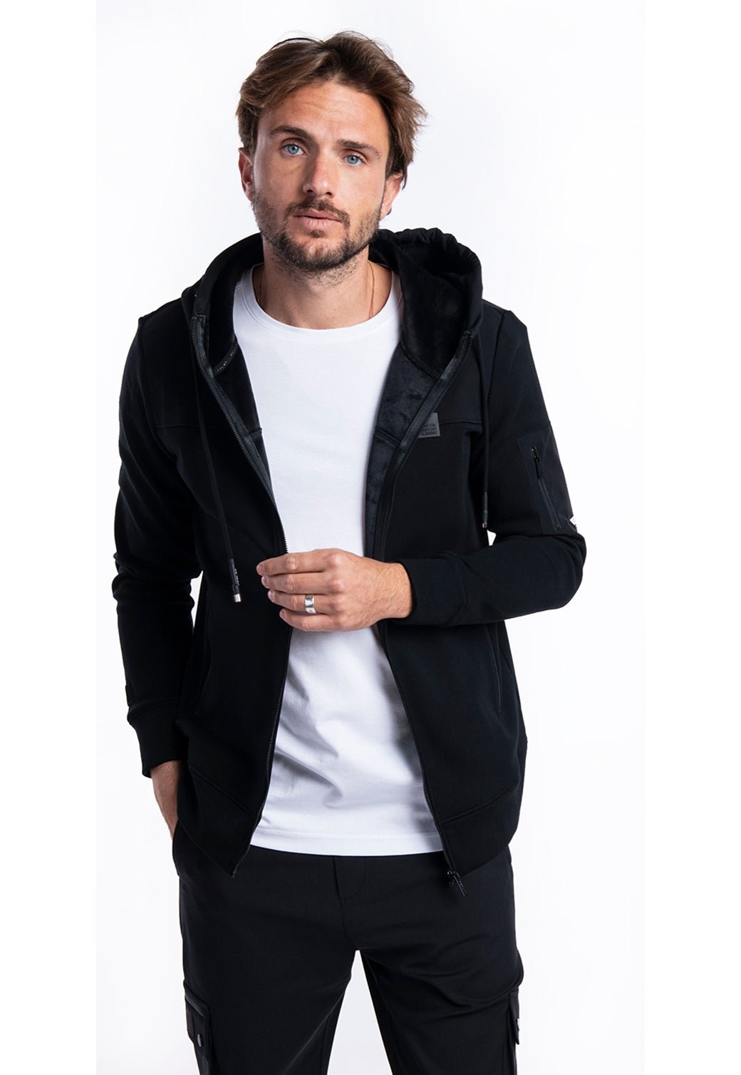 סווטשירט קפוצ׳ון | גברים BLACK / L