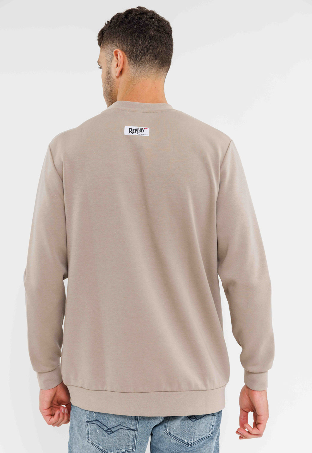 סווטשירט לגברים עם צווארון עגול בצבע חום