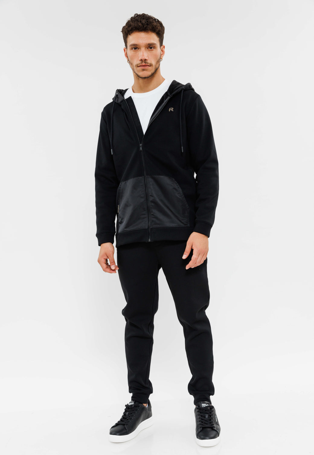 מכנסיים ארוכים לוגו בצד בצבע שחור