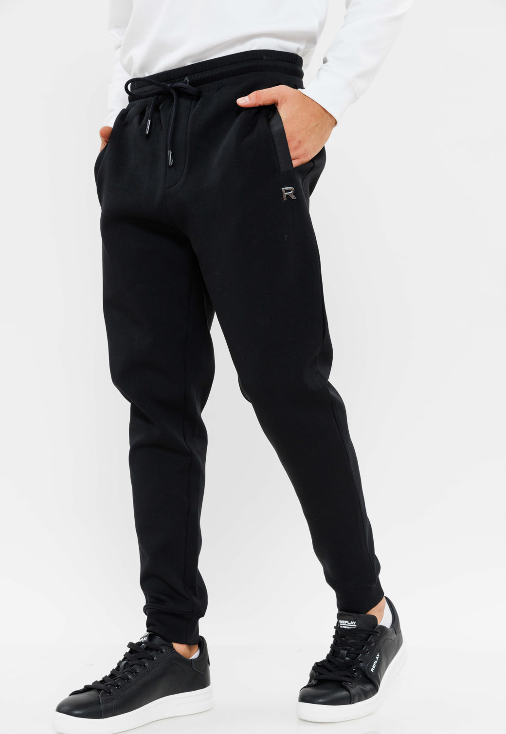 מכנסיים ארוכים לוגו בצד בצבע שחור