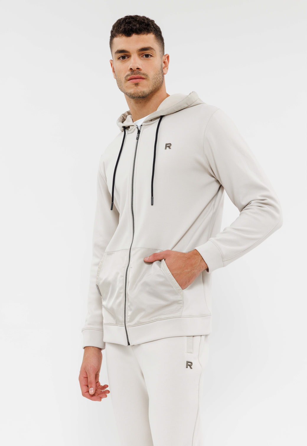 ג'קט עם רוכסן לגברים בצבע לבן