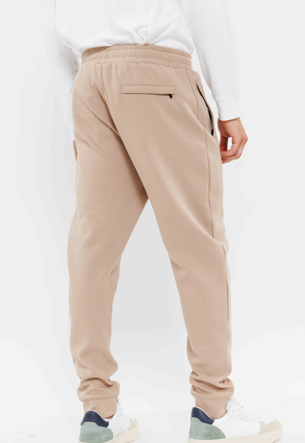 מכנסיים ארוכים לוגו בצד בצבע חום