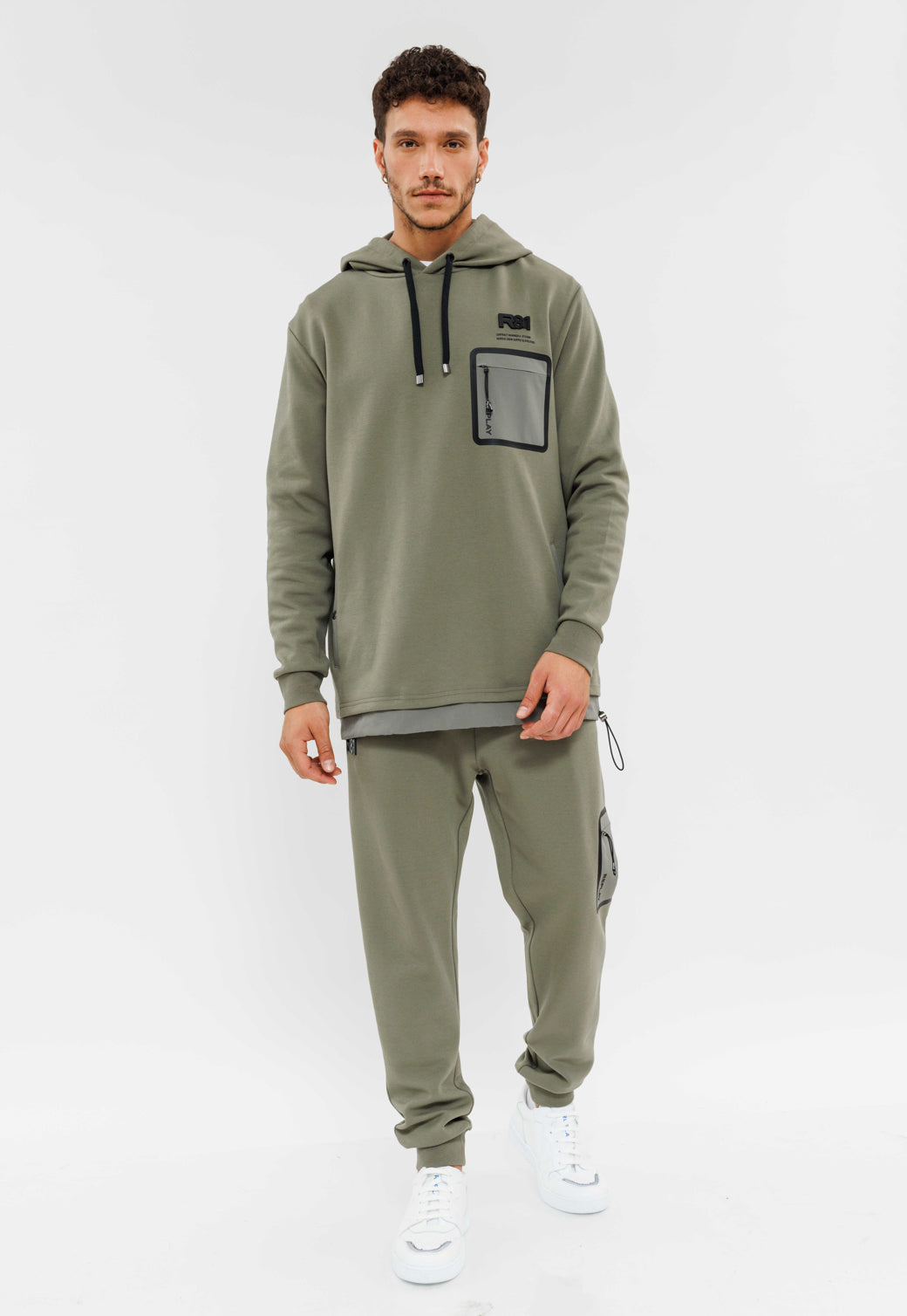 מכנסי ספורט גברים בצבע ירוק צבאי עם כיס צד