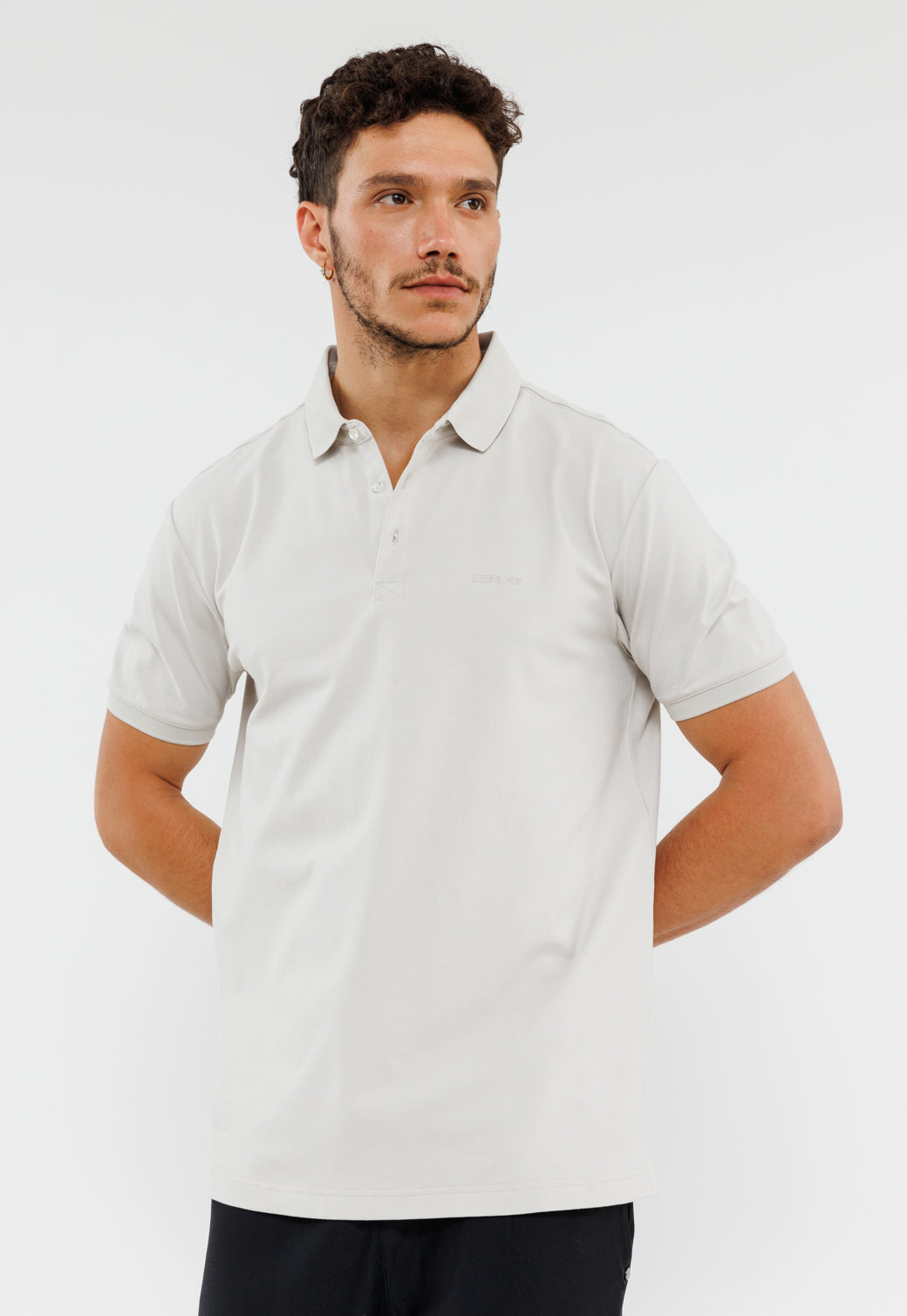 חולצת פולו קצרה מבד פיקה לגברים בצבע אפור