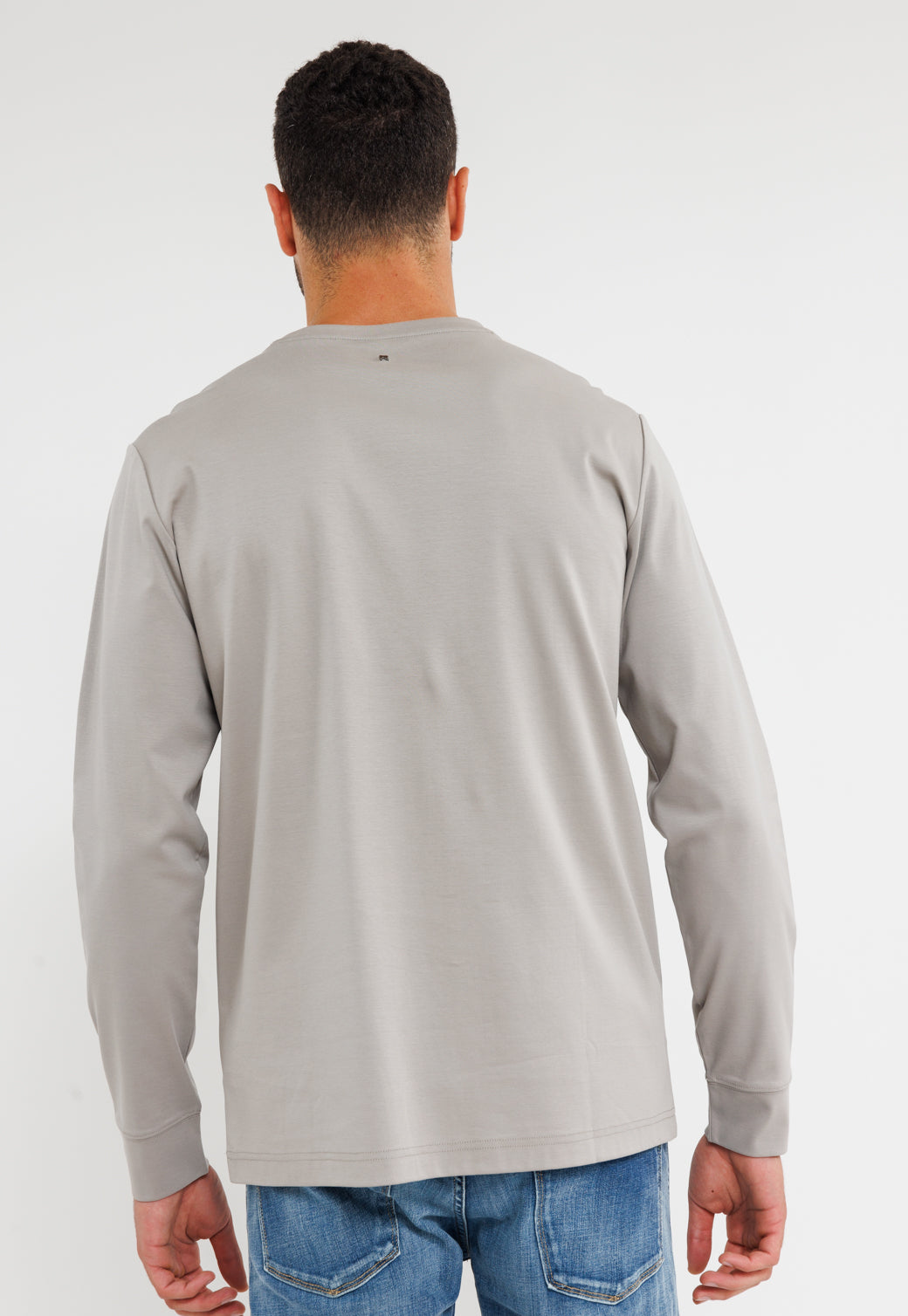 חולצת טי שירט ארוכה בצבע אפור