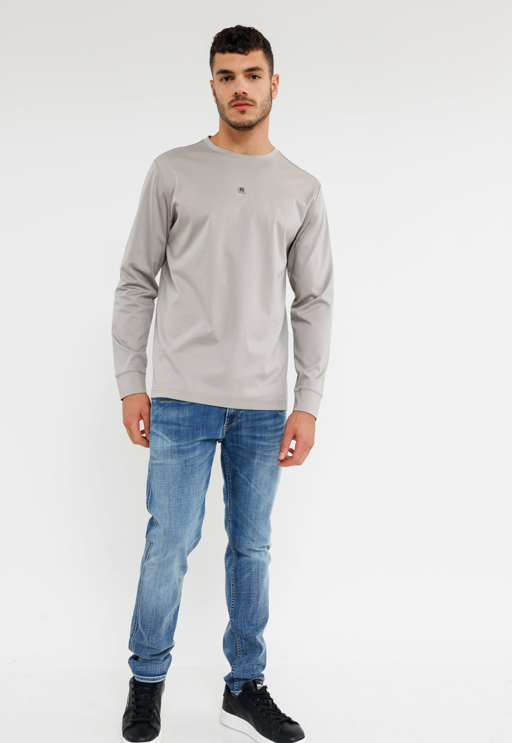 חולצת טי שירט ארוכה בצבע אפור