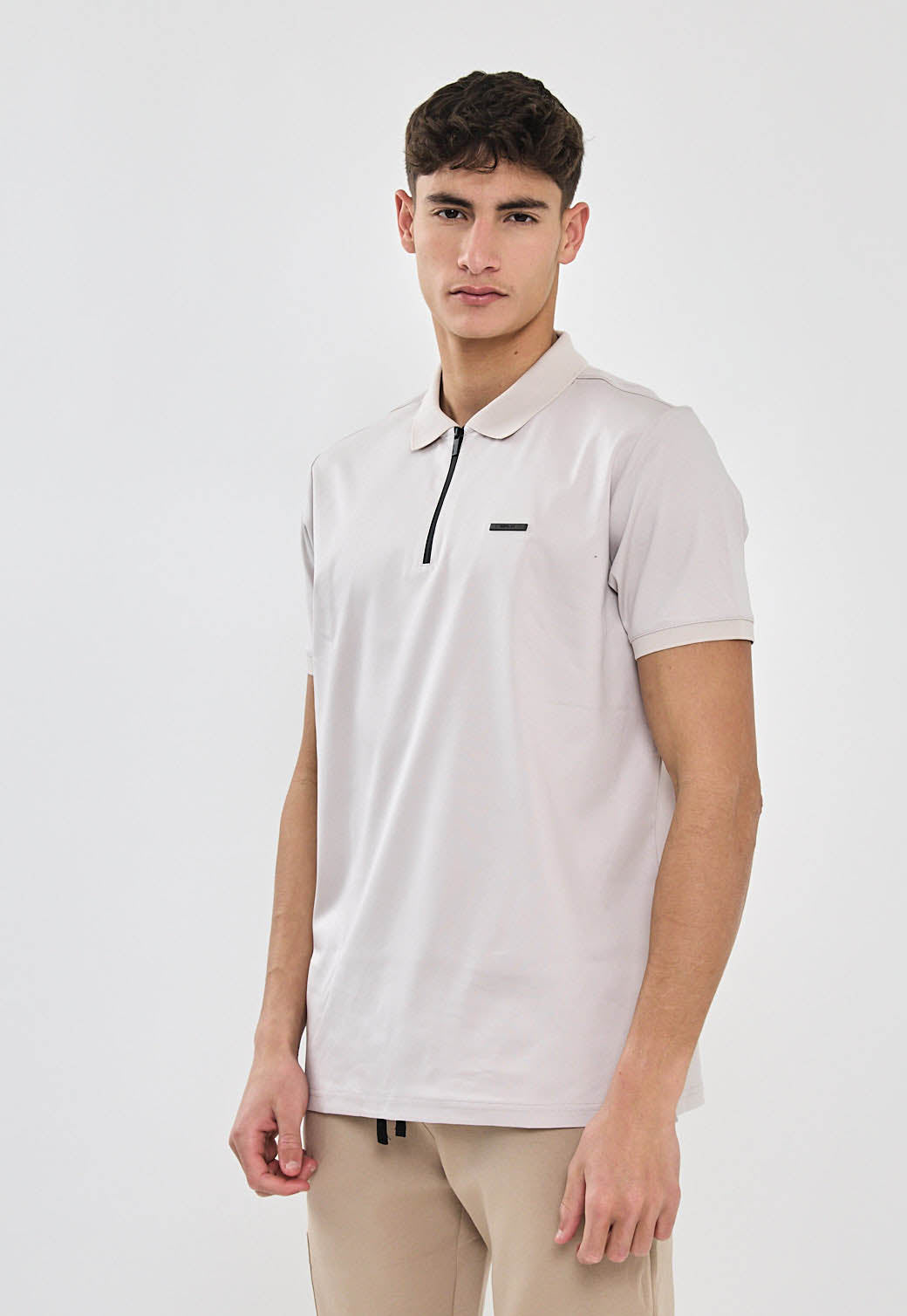 חולצת פולו לגברים בצבע אפור