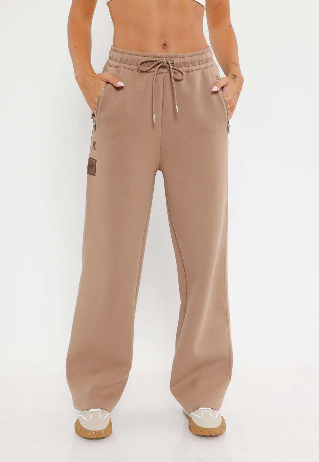 מכנסיים רחבים בצבע חום