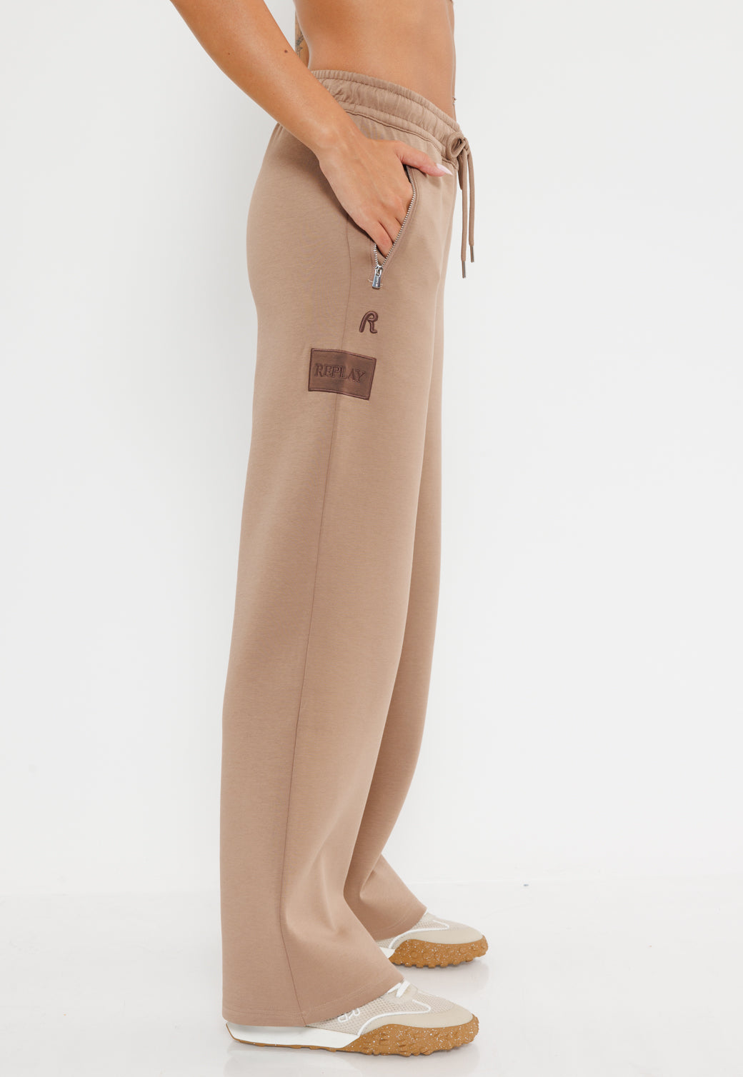 מכנסיים רחבים בצבע חום