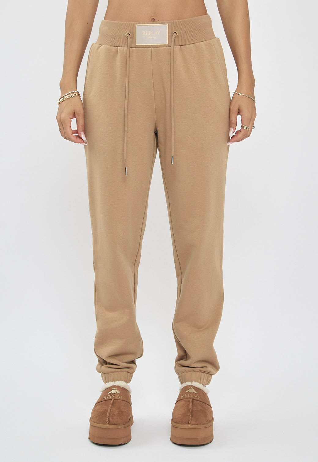 מכנסי טרנינג לנשים בצבע קאמל