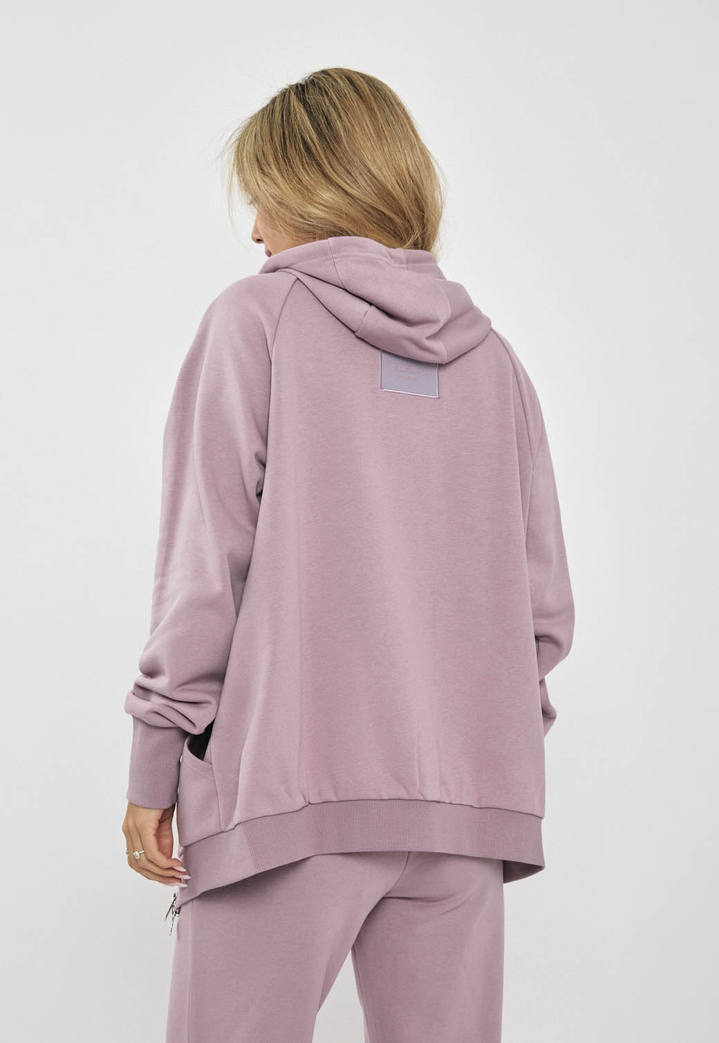 קפוצ'ון לנשים בצבע סגול בהיר