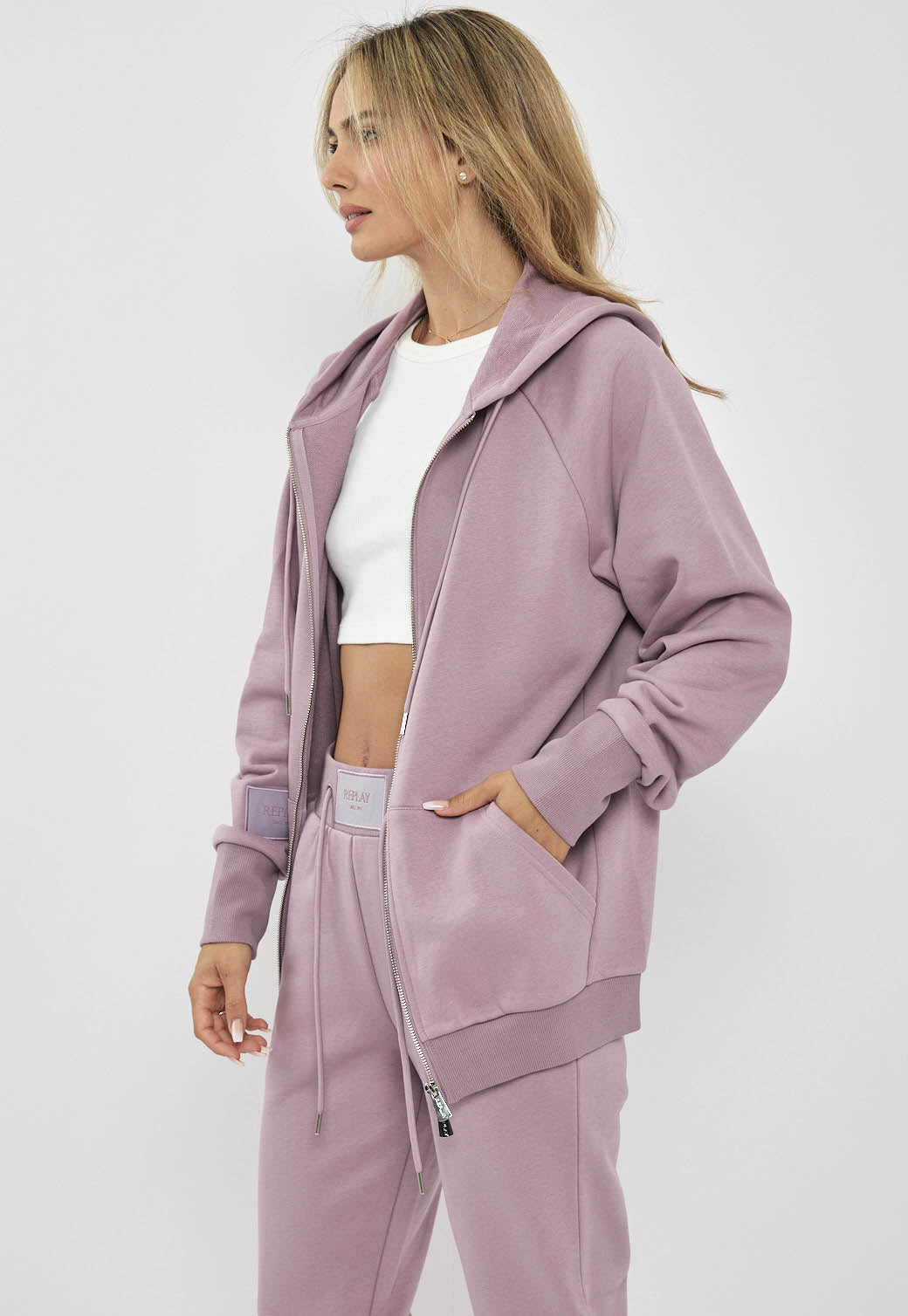 קפוצ'ון לנשים בצבע סגול בהיר