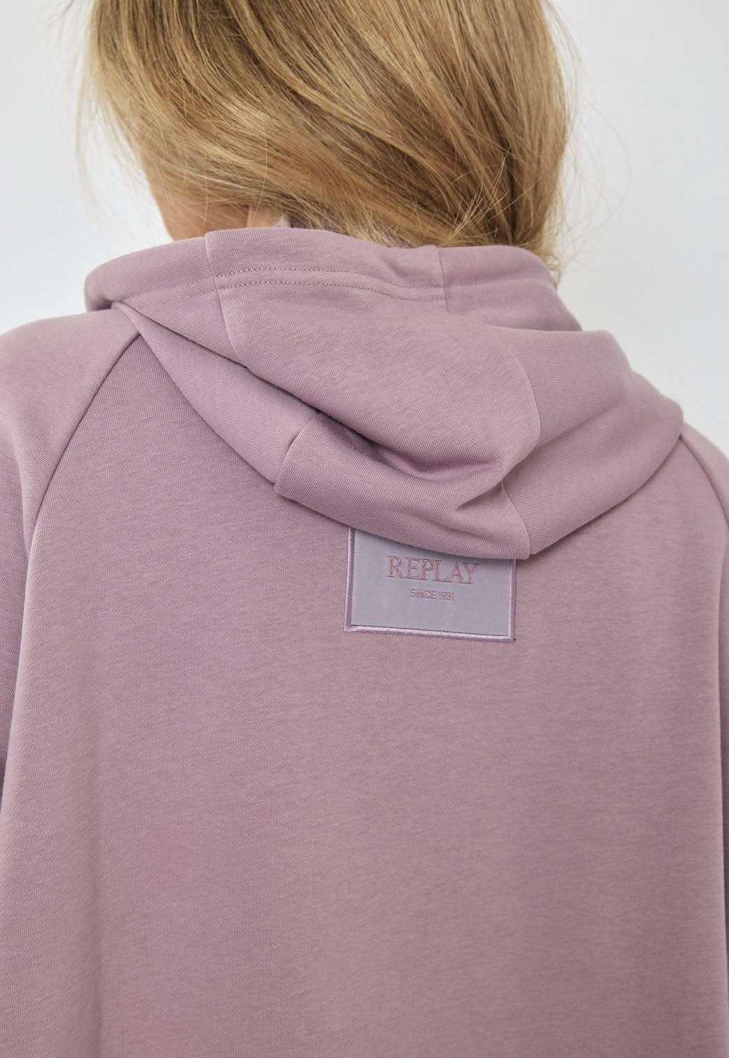 קפוצ'ון לנשים בצבע סגול בהיר