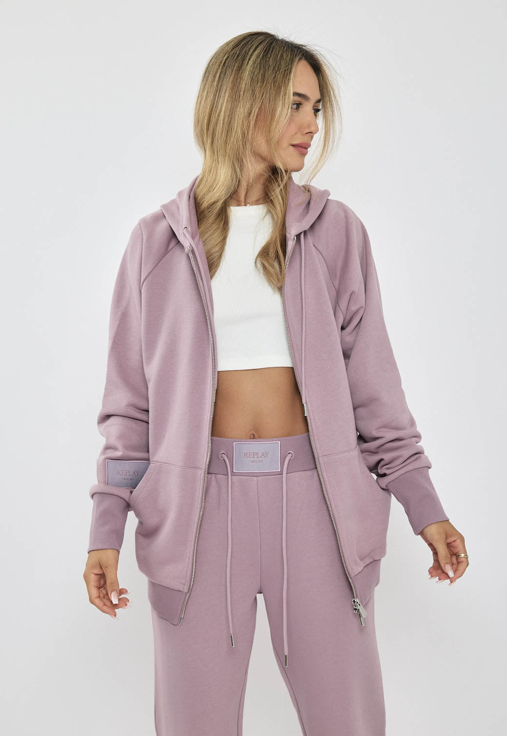 קפוצ'ון לנשים בצבע סגול בהיר