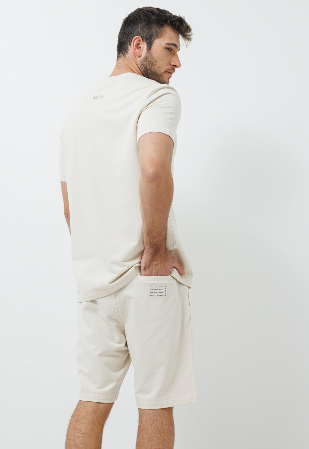 חליפת טרנינג קצרה 2 חלקים בצבע בז'