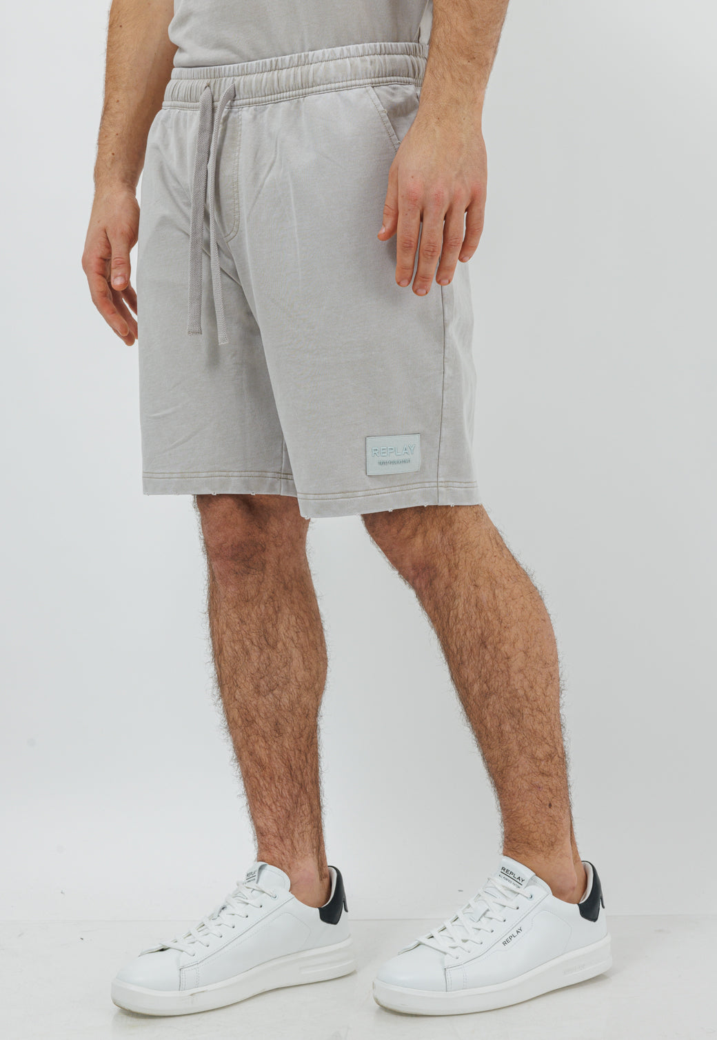 מכנסיים קצרים לגברים בצבע בז'