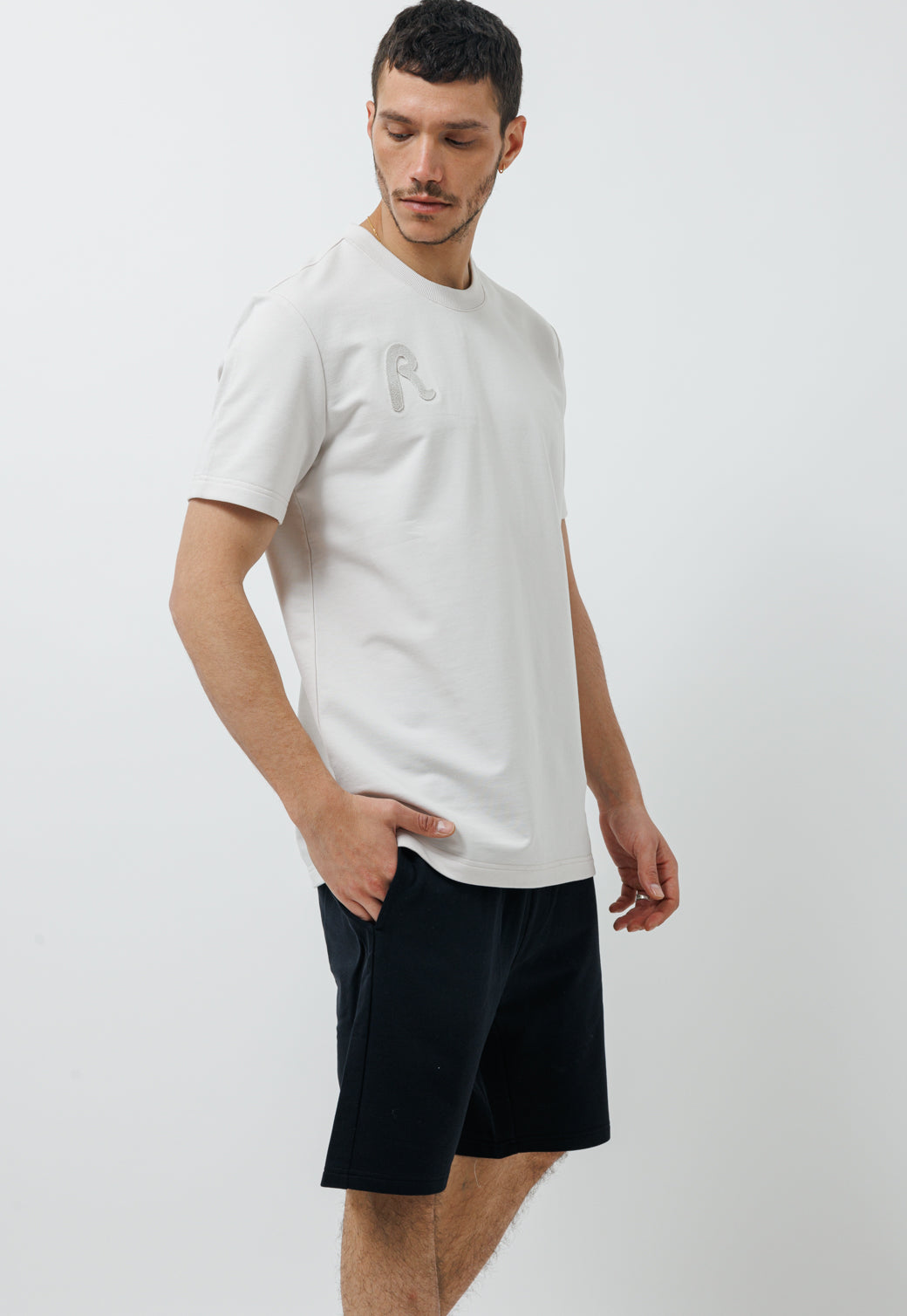 חליפת טרנינג קצרה 2 חלקים בצבע בז'