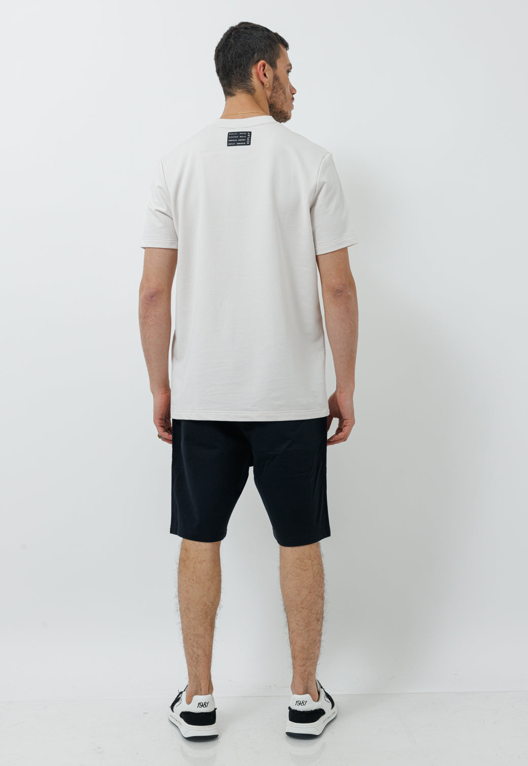 חליפת טרנינג קצרה 2 חלקים בצבע בז'