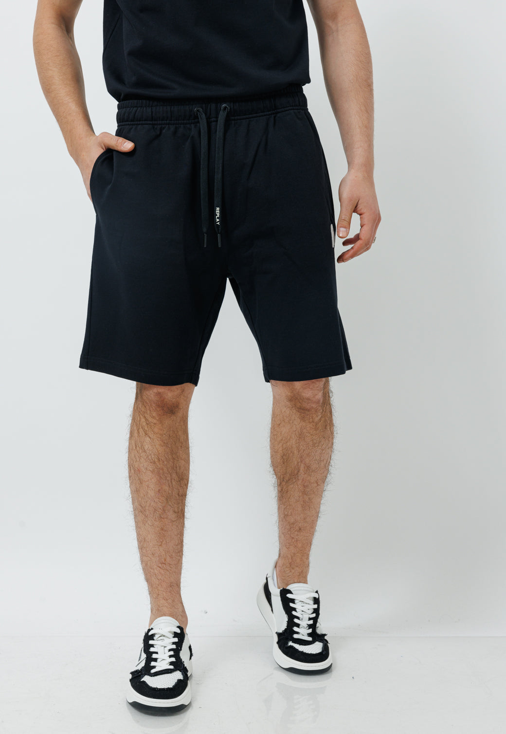 חליפת 2 חלקים טרי קצרה לגברים בצבע שחור