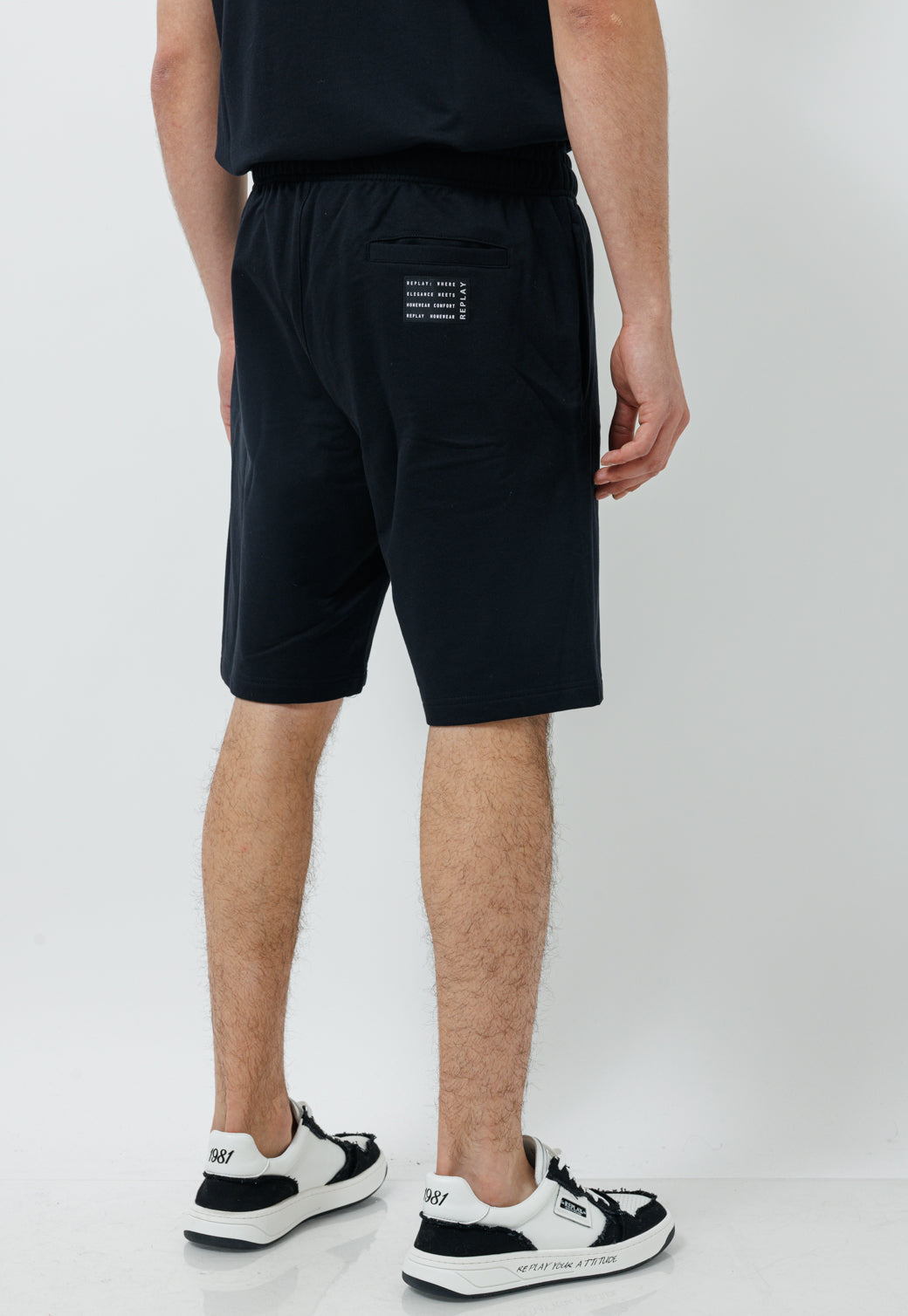 חליפת 2 חלקים טרי קצרה לגברים בצבע שחור