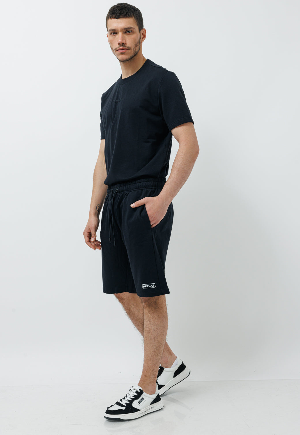 חליפת טרנינג קצרה לוגו בגב לגברים