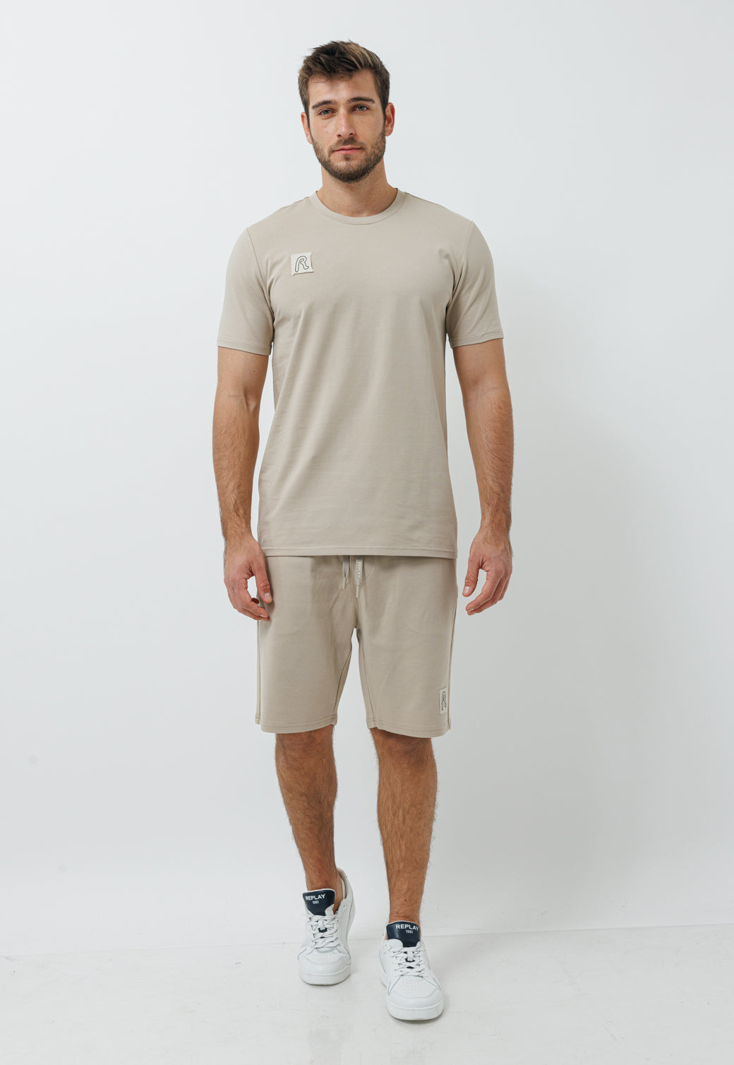 חליפת טרנינג קצרה לגברים בצבע אבן