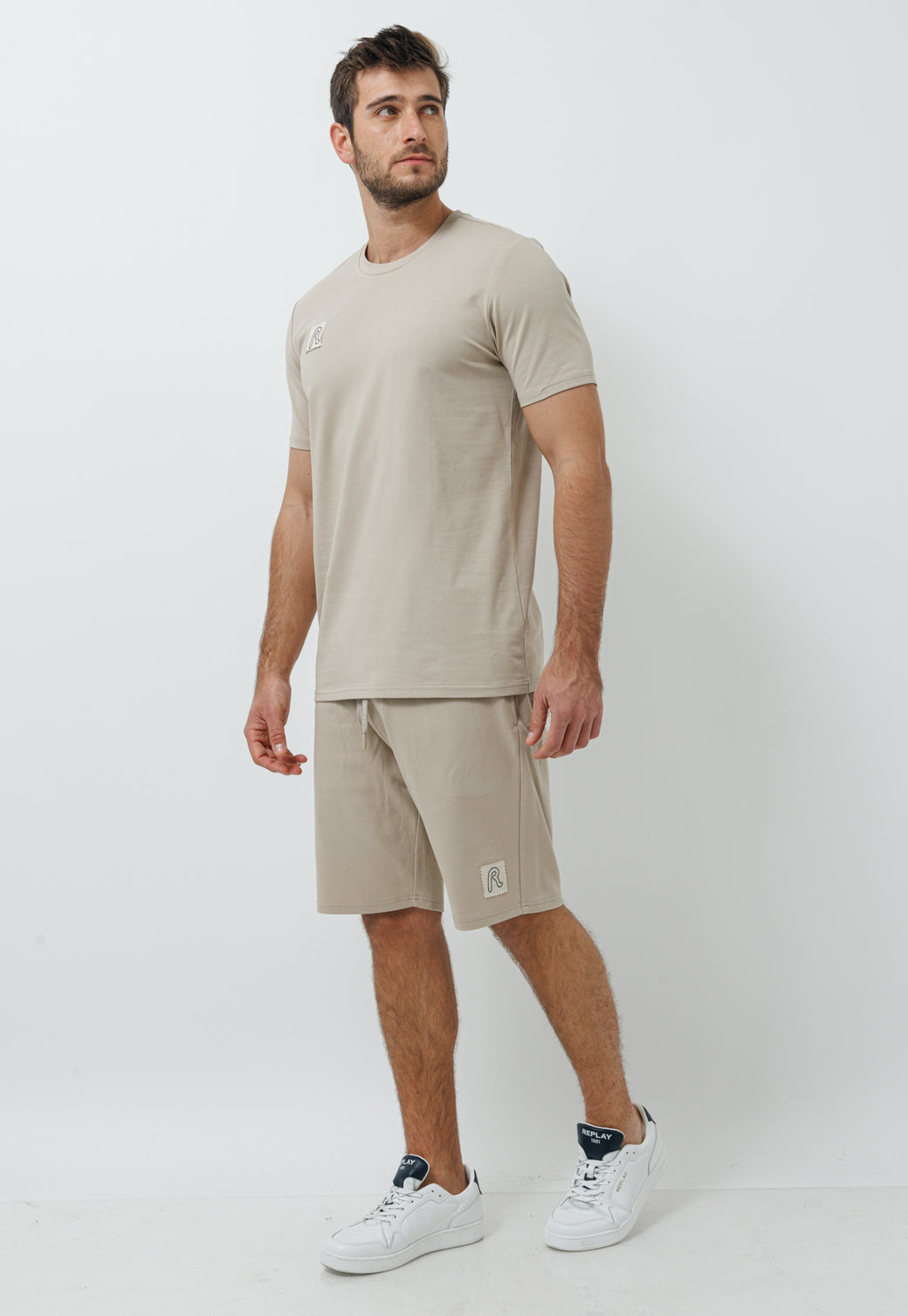 חליפת טרנינג קצרה לגברים בצבע אבן