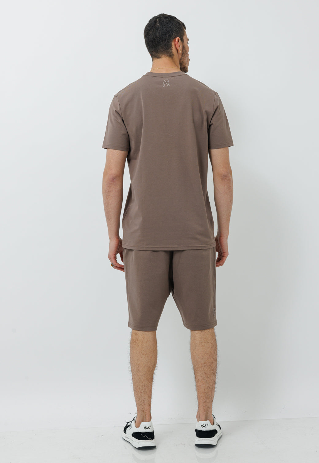 חליפת טרנינג קצרה לגברים בצבע חום