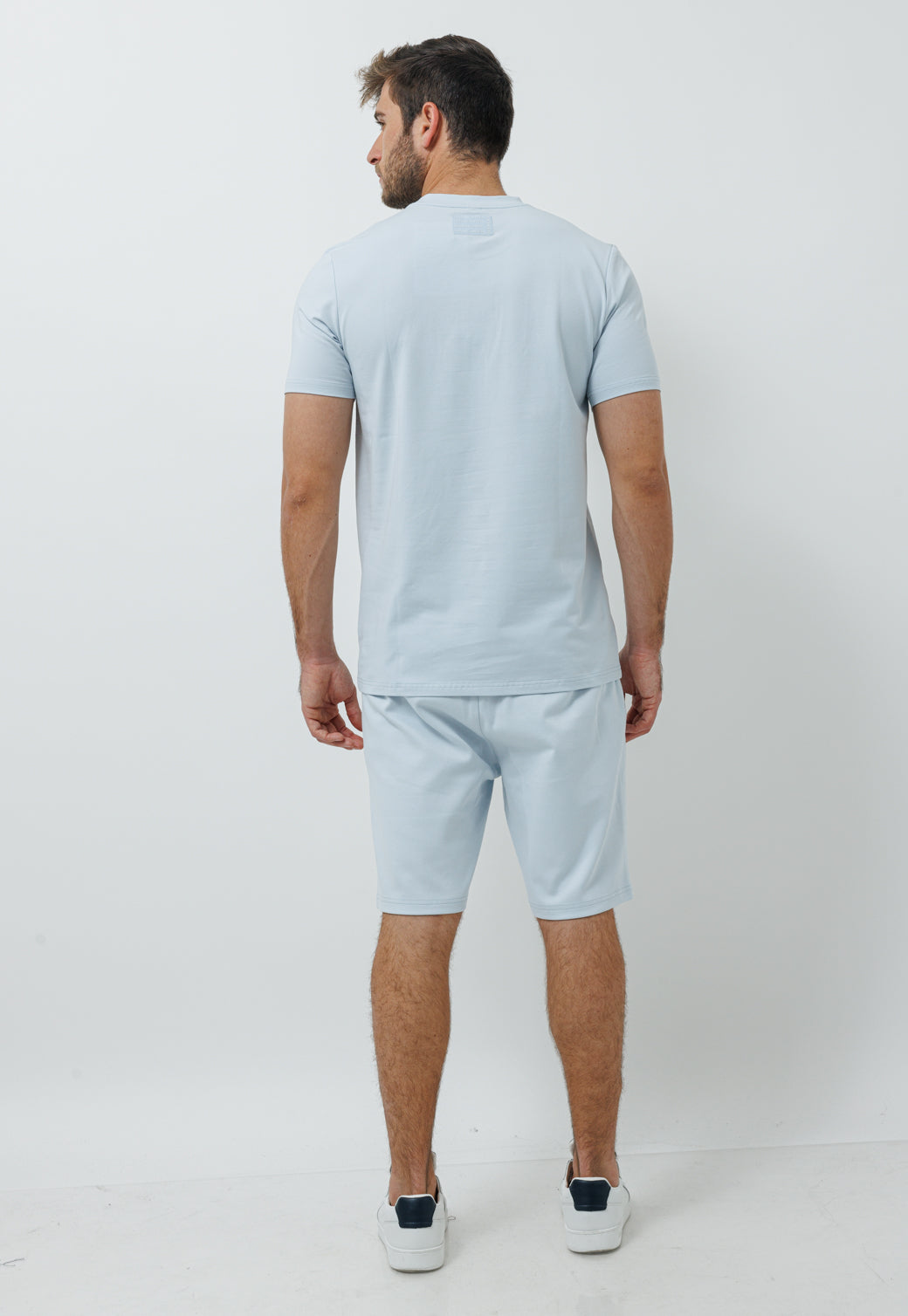 חליפת טרנינג קצרה לגברים בצבע תכלת