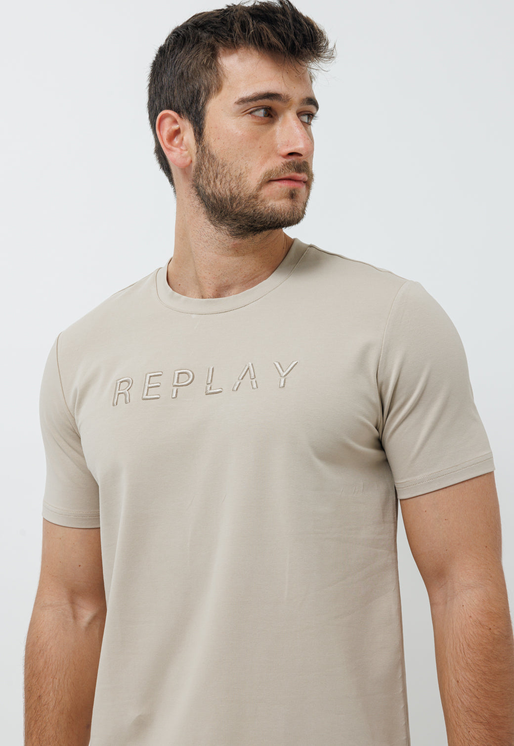 חליפת טרנינג קצרה לגברים בצבע בז' עם לוגו