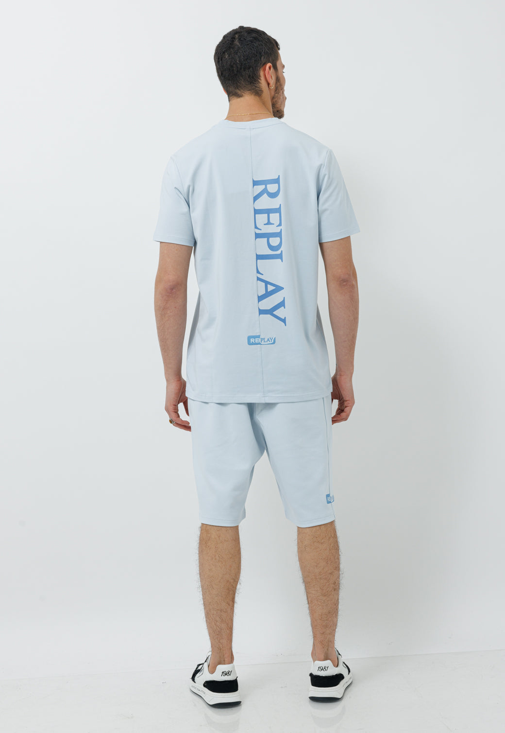 חליפת טרנינג קצרה לגברים בצבע תכלת