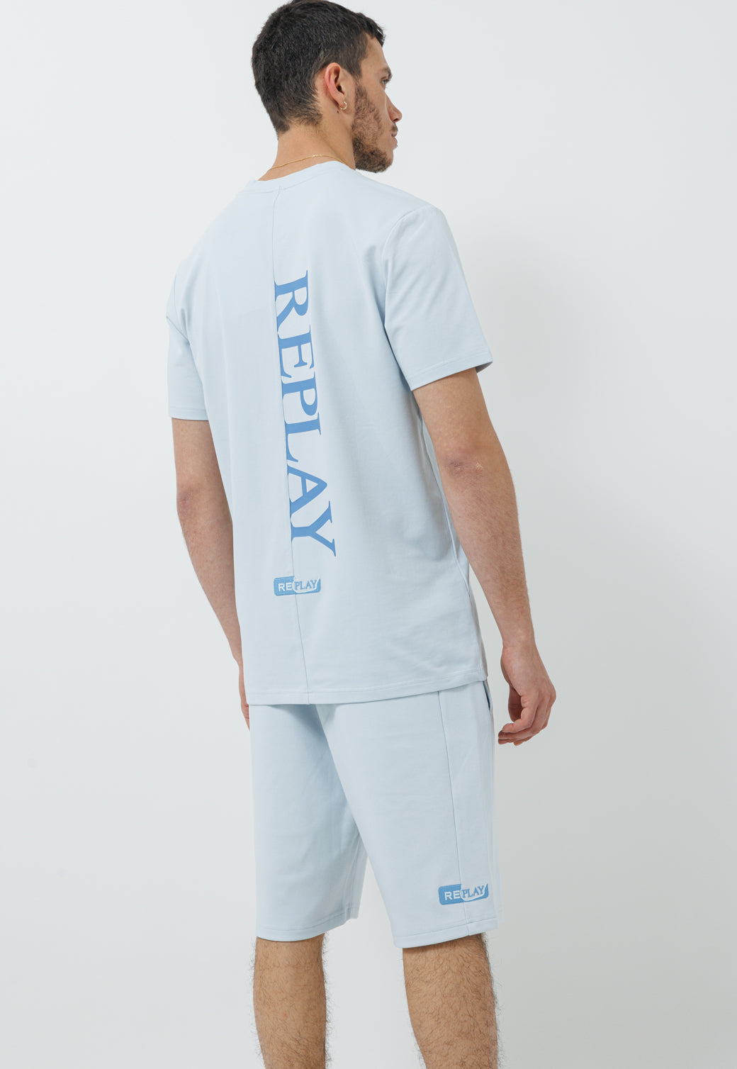 חליפת טרנינג קצרה לגברים בצבע תכלת