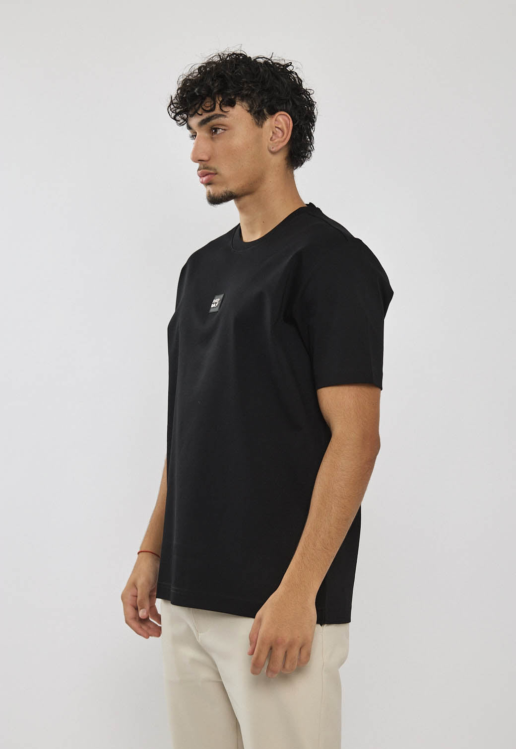 טי-שירט מרסרייז לגברים בצבע שחור