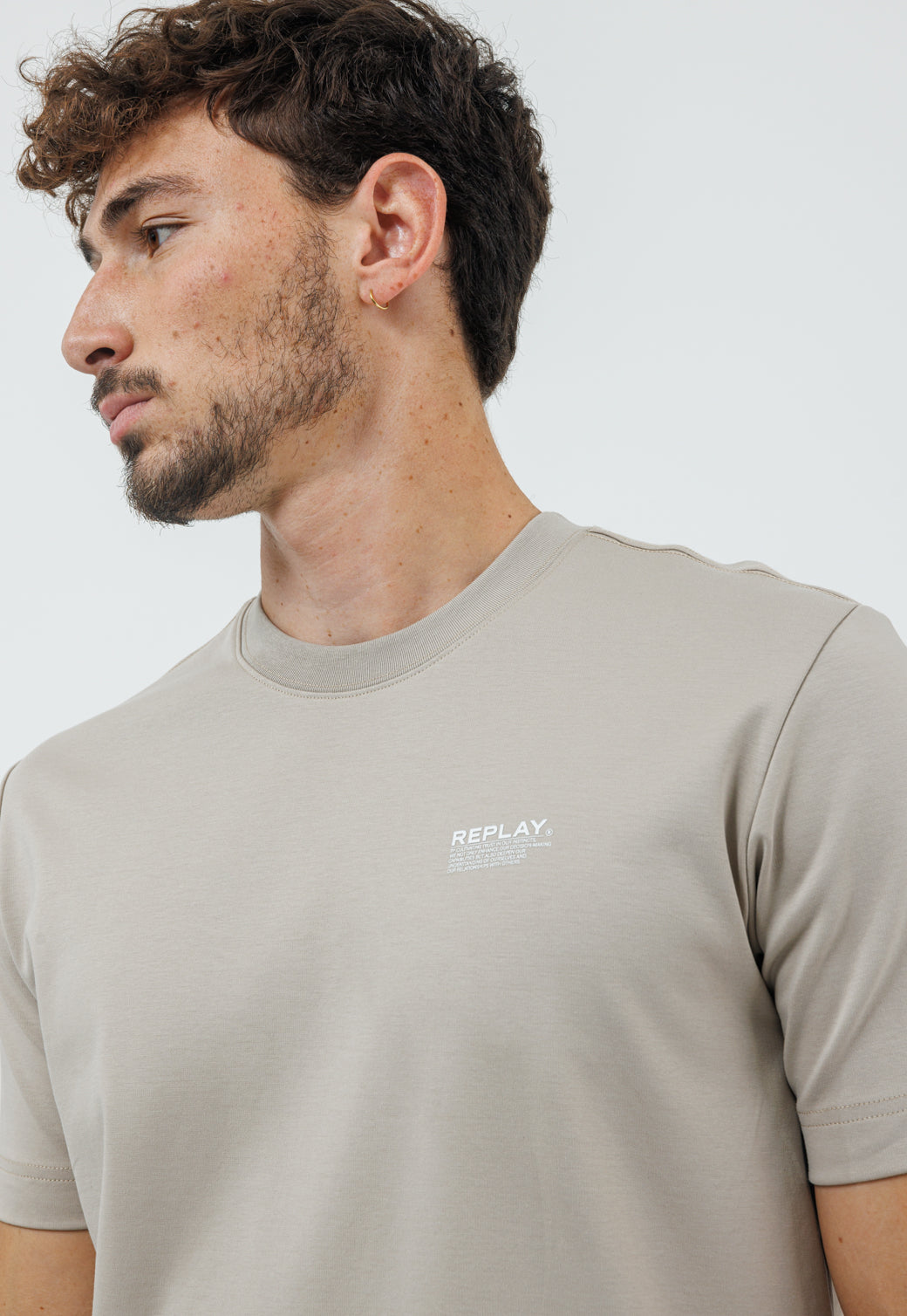 טי-שירט אוברסייז לגברים בצבע אבן עם לוגו