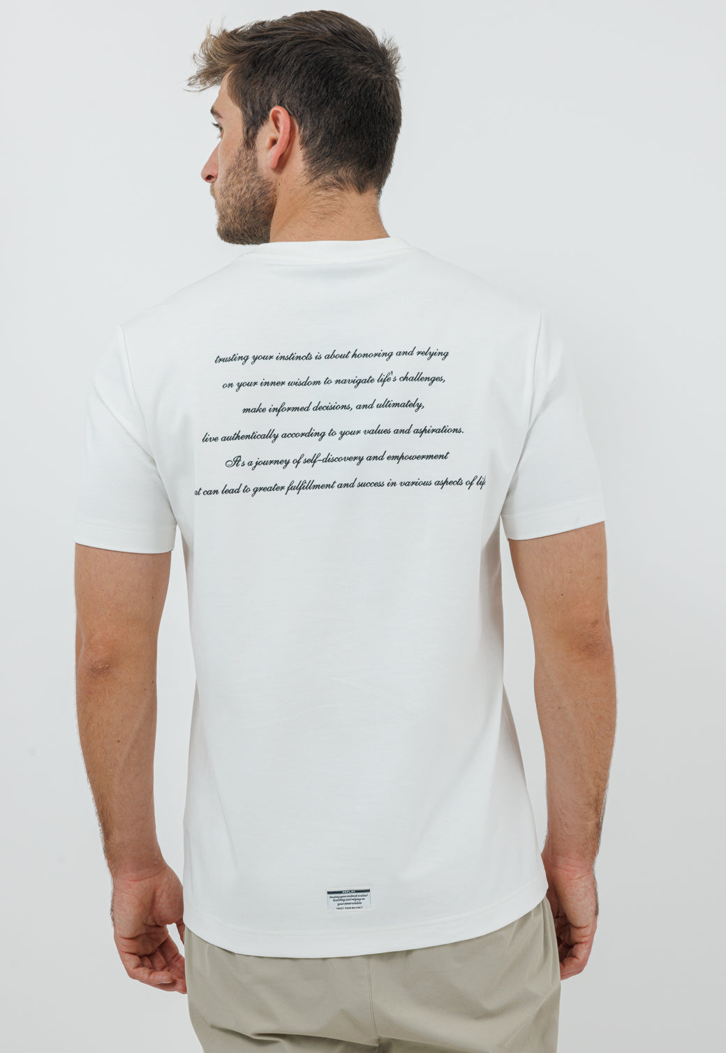 טי-שירט עם הדפס בגב לגבר
