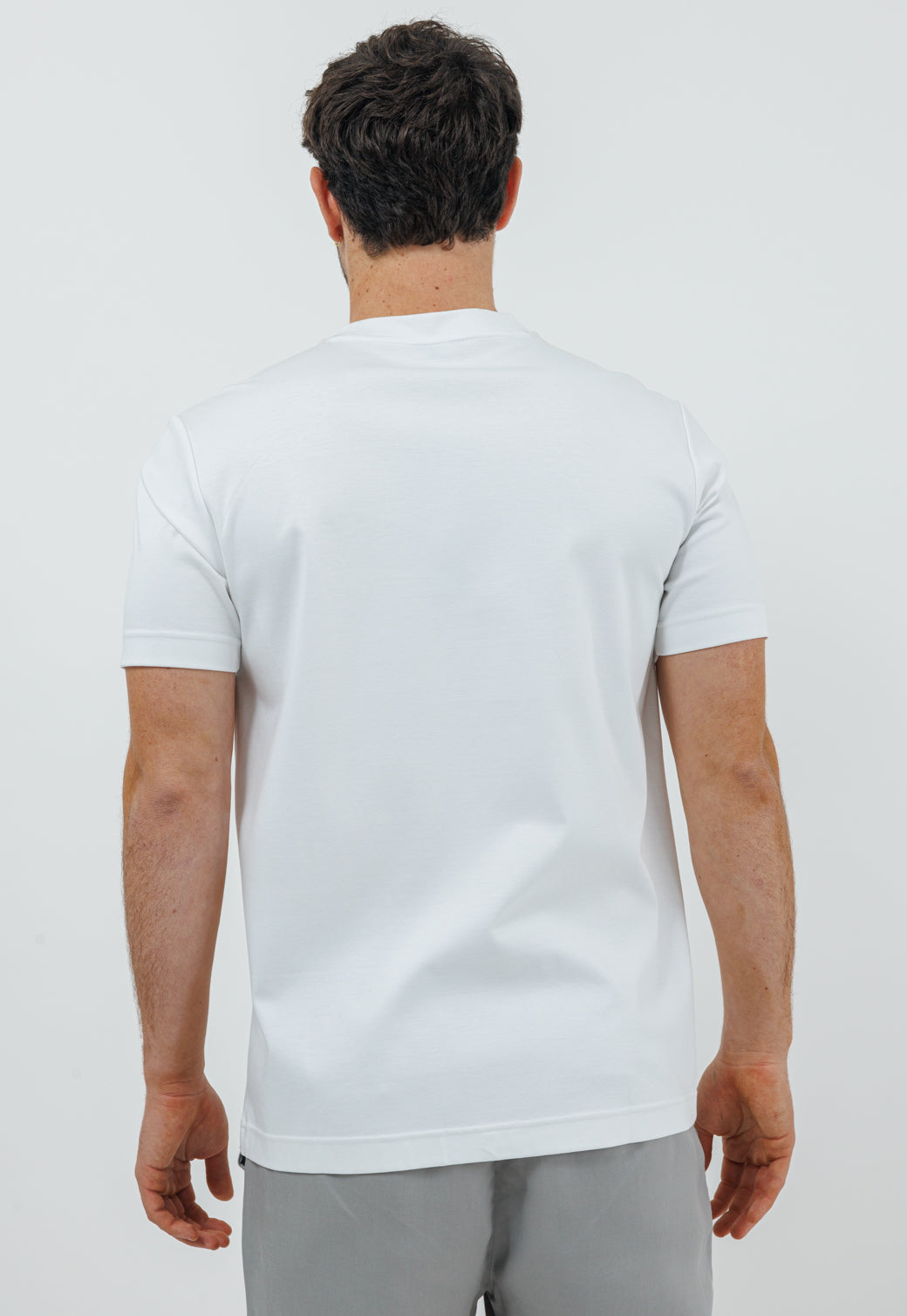 שם מוצר: טי-שירט לגברים בצבע לבן עם הדפס לוגו