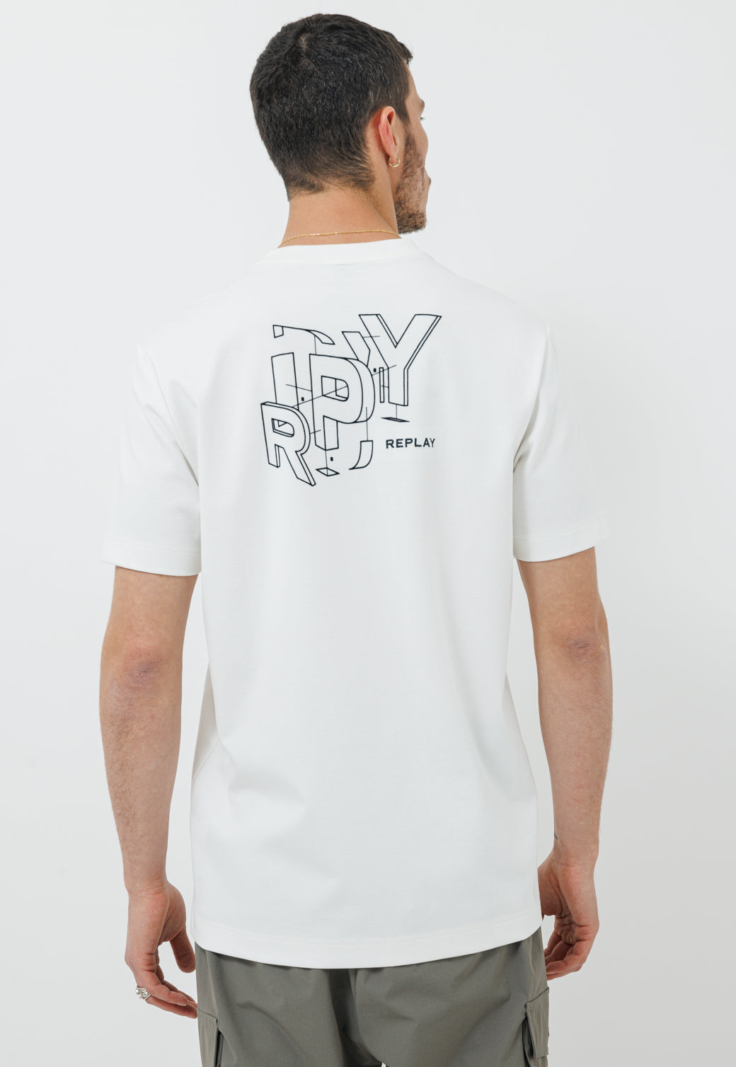 חולצה לבנה עם לוגו והדפס בגב לגברים