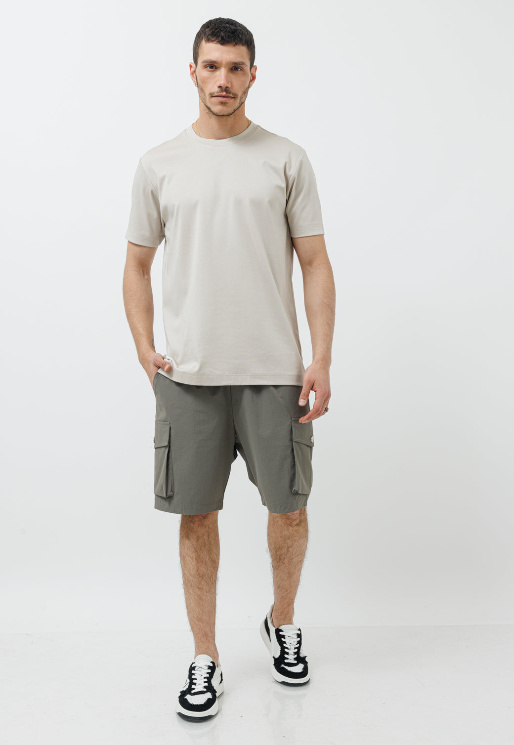 טי שירט קלאסית בגוון אבן לגברים