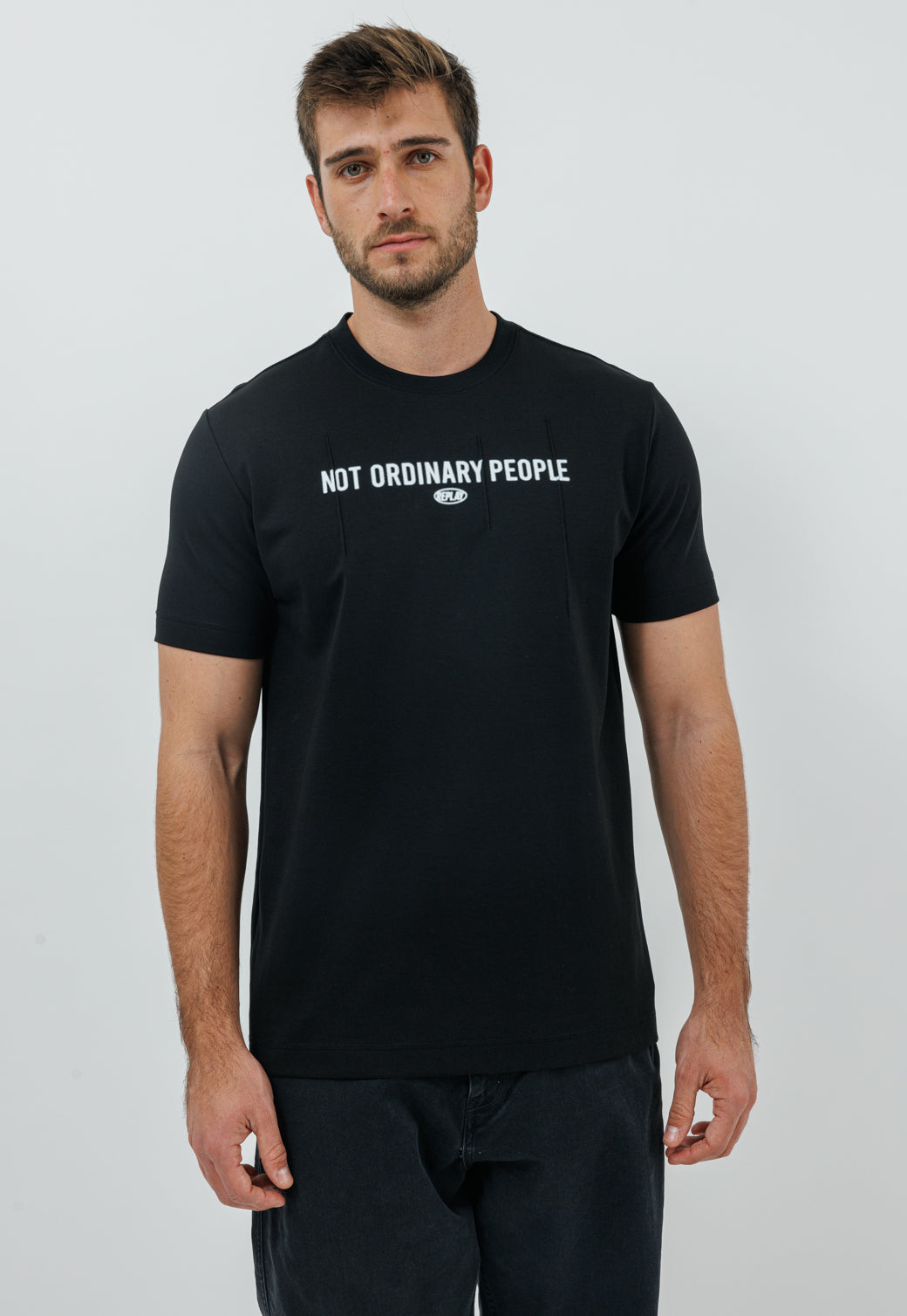 טי-שירט לגברים בצבע שחור עם הדפס