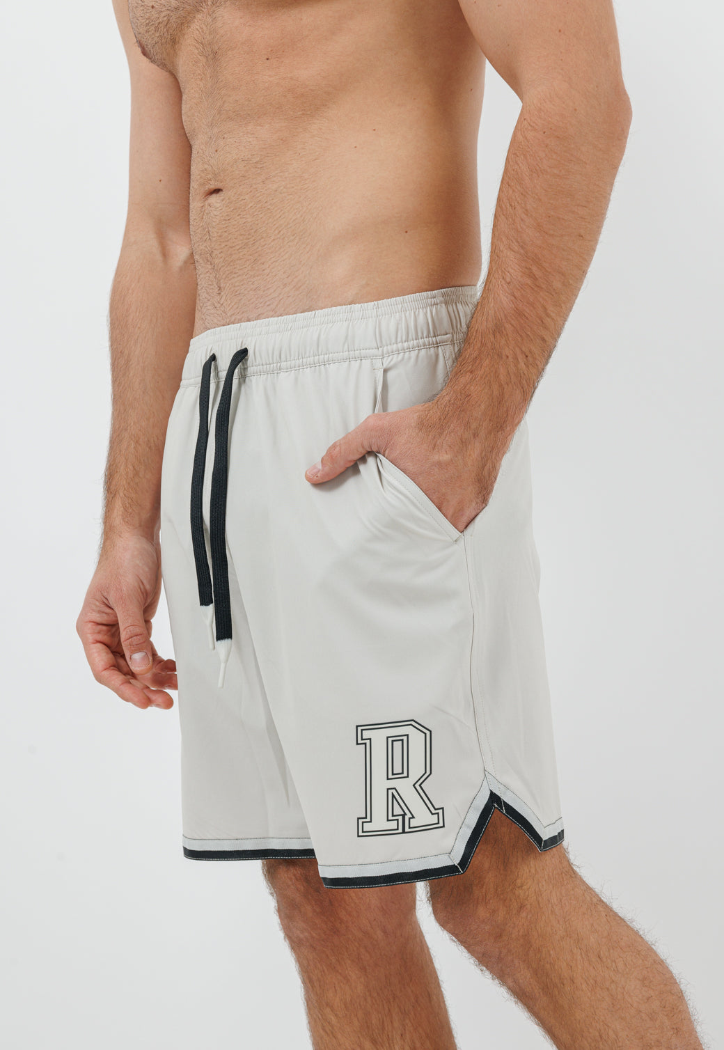 בגד ים לגברים בצבע אבן עם לוגו R