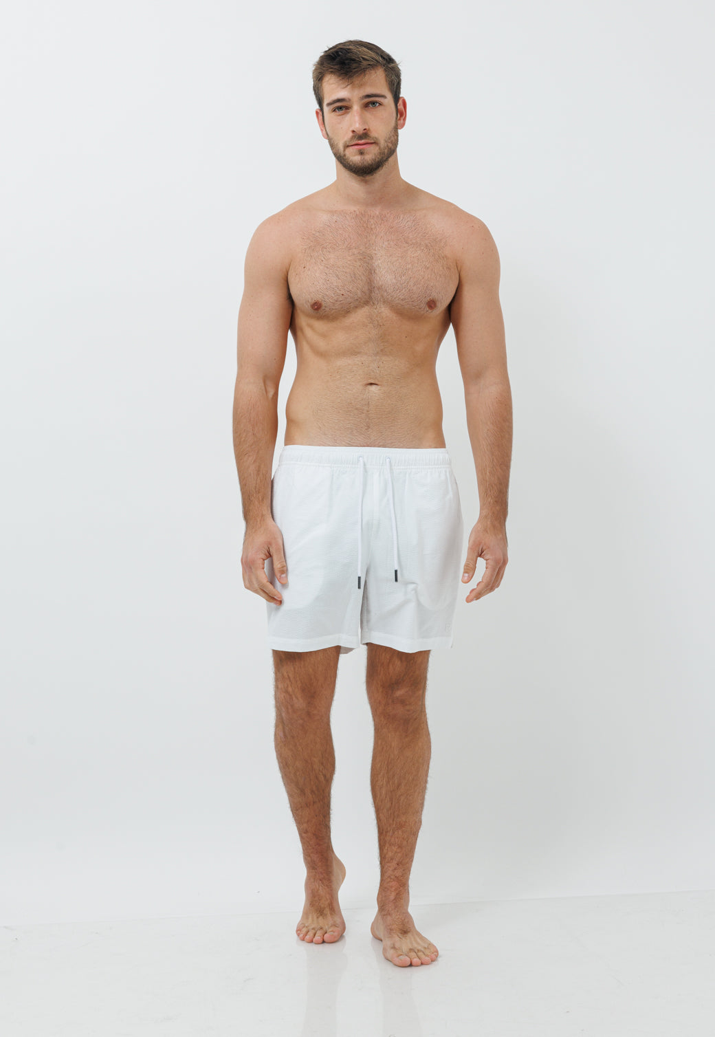 בגד ים לגברים בצבע לבן