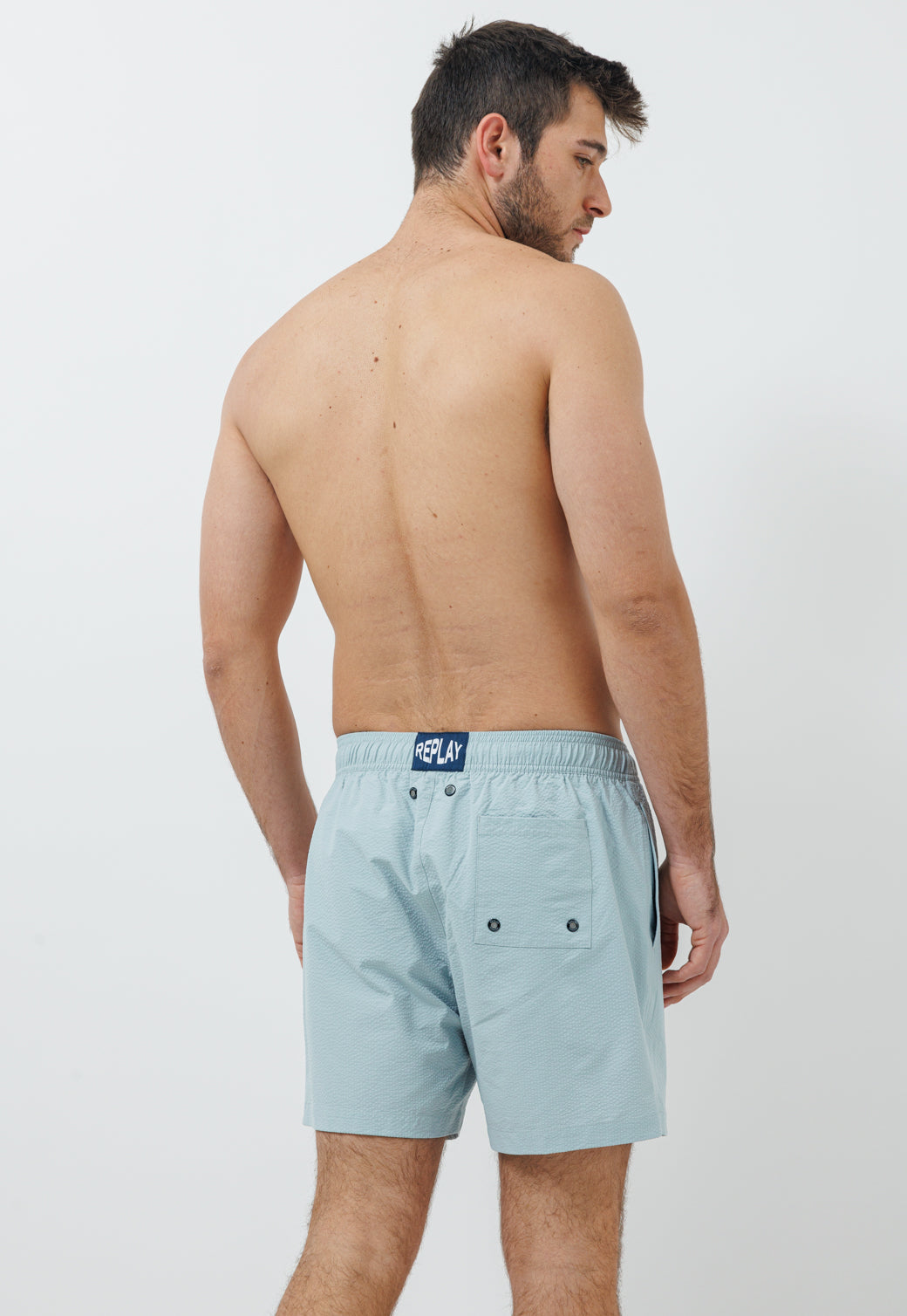 בגד ים לגברים בצבע אפור בהיר