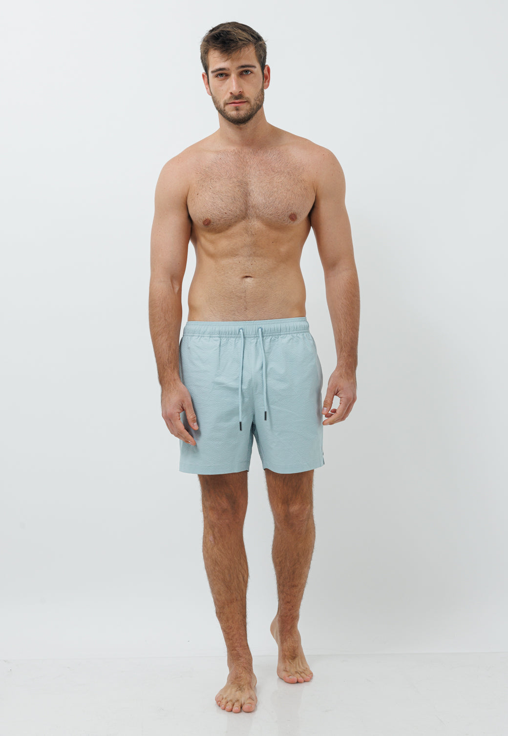 בגד ים לגברים בצבע אפור בהיר