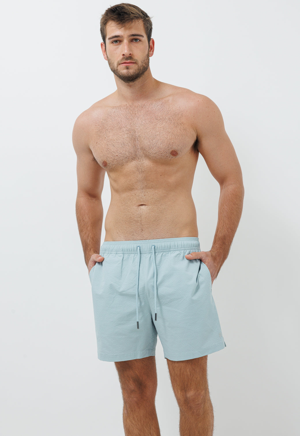 בגד ים לגברים בצבע אפור בהיר