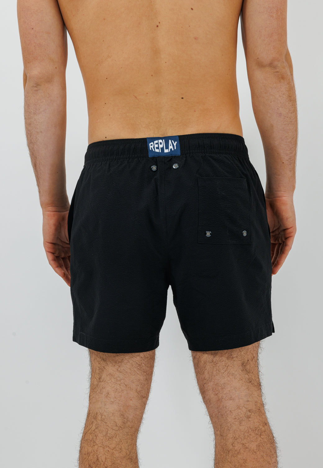 בגד ים לגברים בצבע שחור