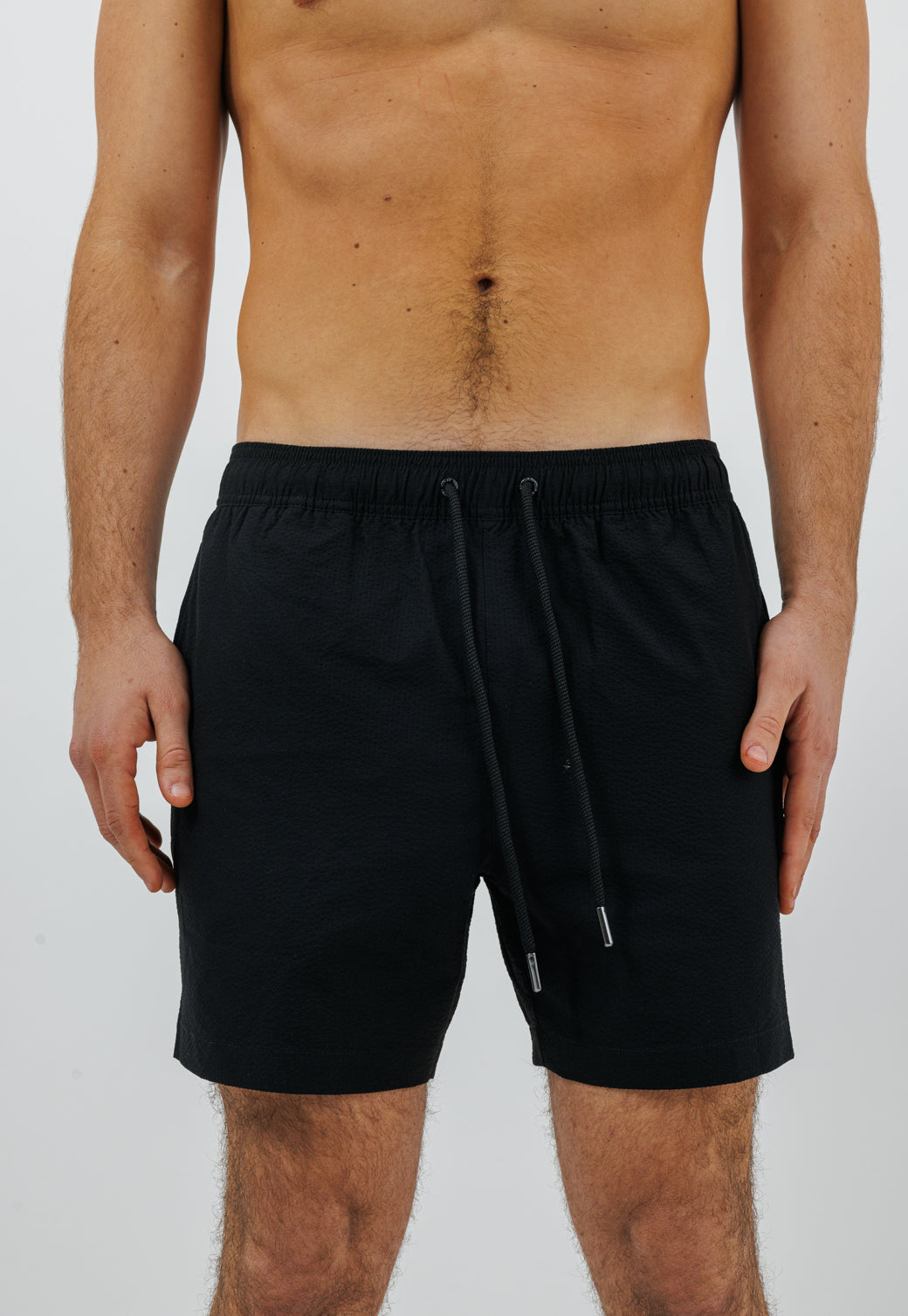 בגד ים לגברים בצבע שחור