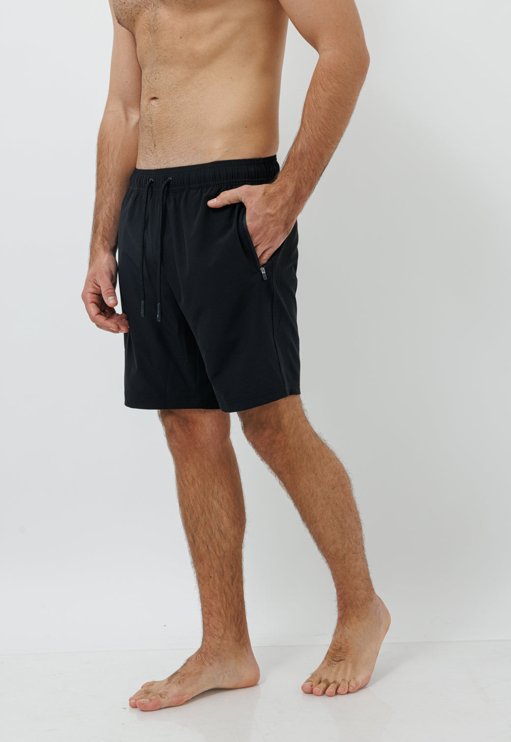 בגד ים לגברים בצבע שחור