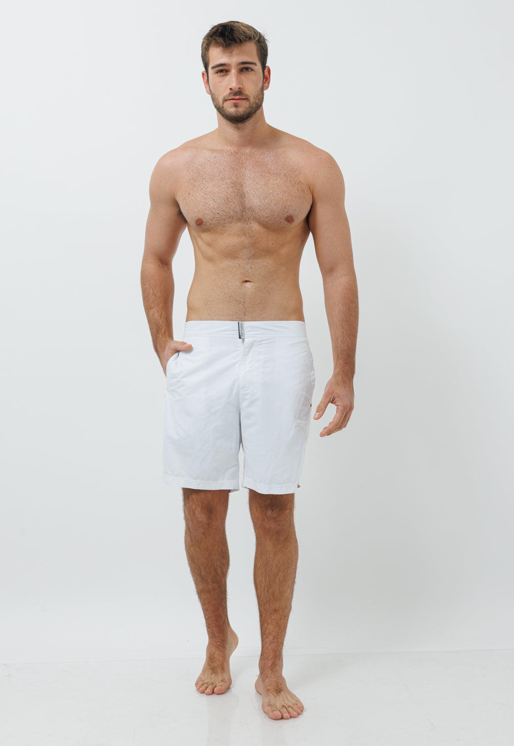 בגד ים לגברים בצבע לבן
